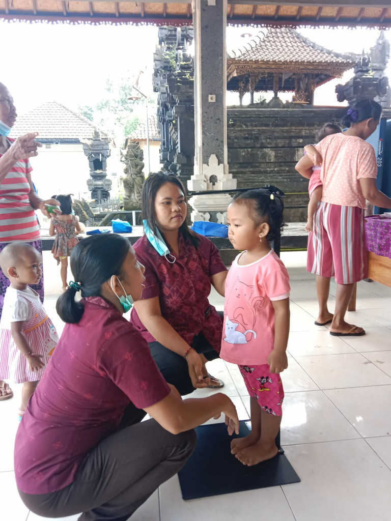 Memantau Pertumbuhan Balita Melalui Posyandu Rutin